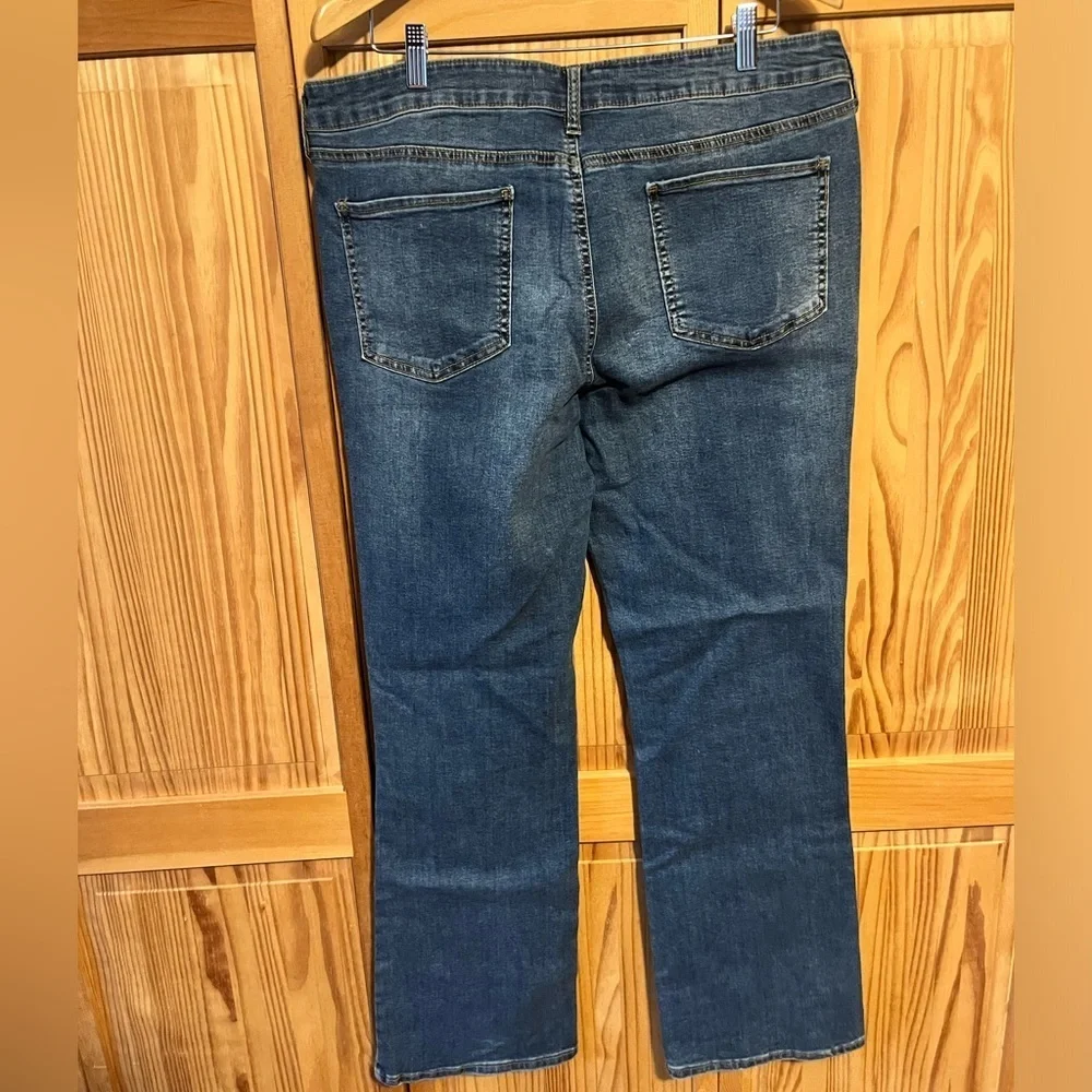 Flare boot cut jeans - Picture 2 of 3